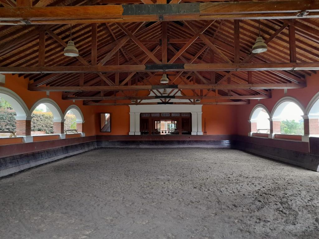 2022060221056657405250258