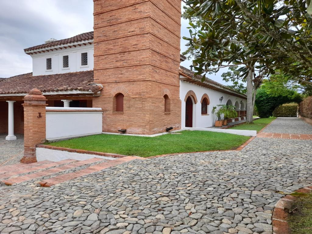 2022060221081629215250258