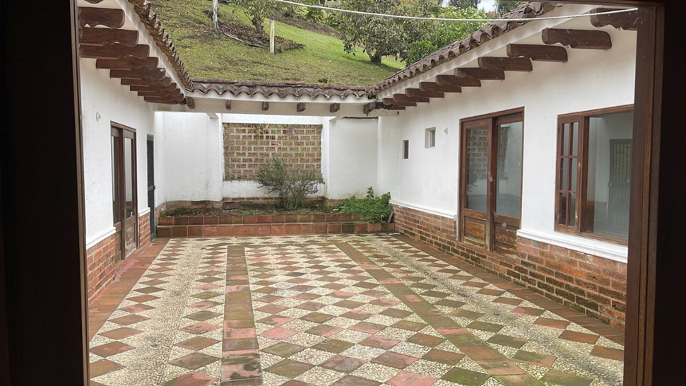 2022060229543726295250371