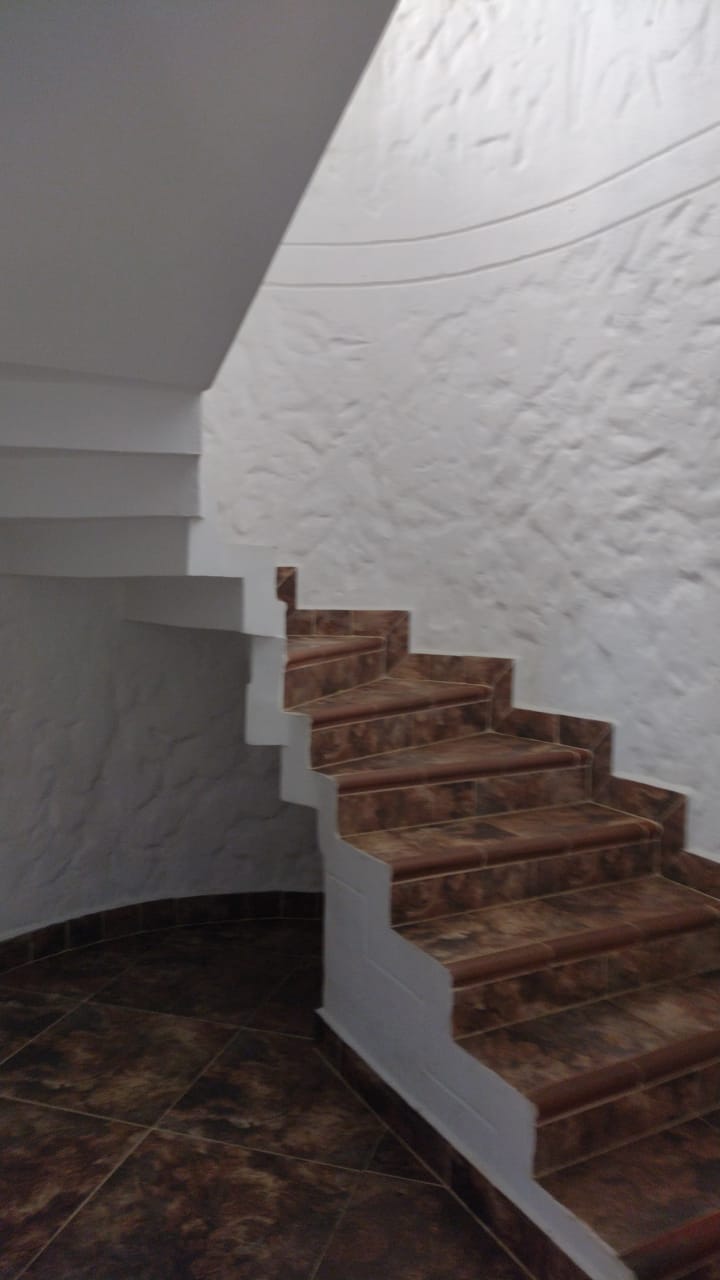 2022060238498046505250492