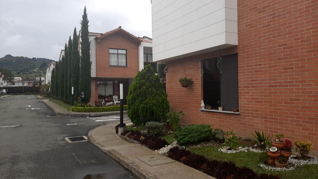 2022060244556518955250582