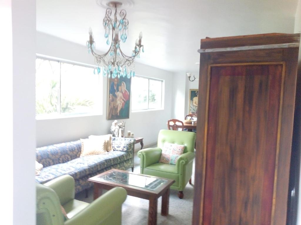 2022060253159449435250684