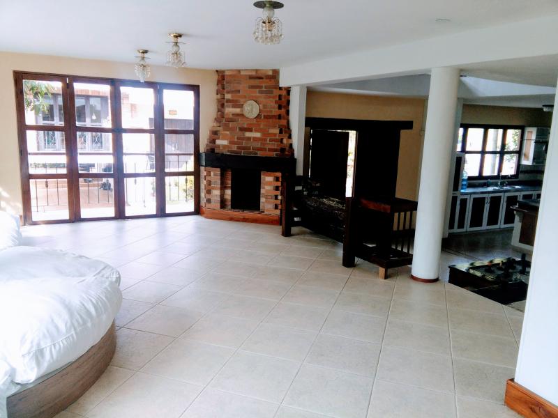 2022060418528443915251579