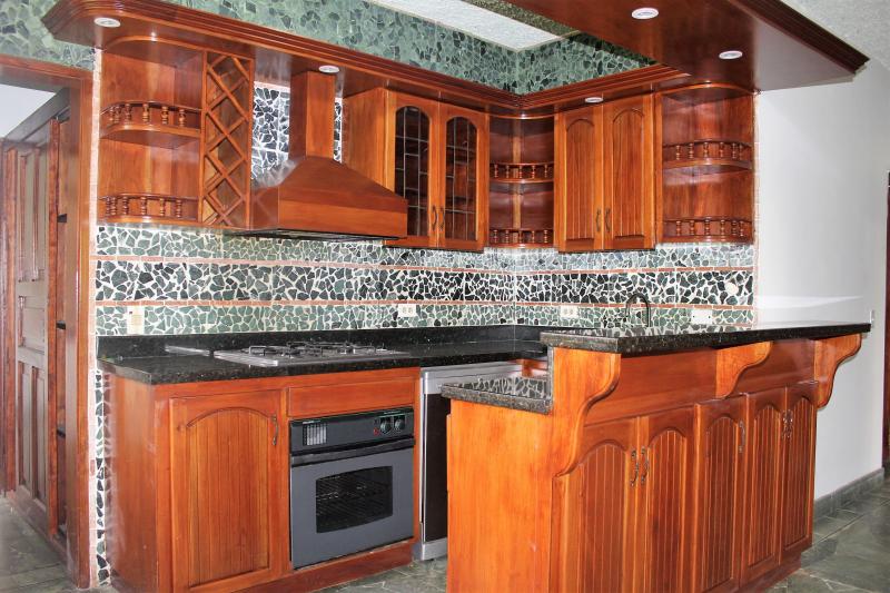 2022060420123060695251598