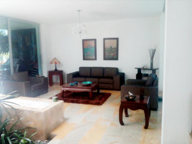 2022060452576995485252014