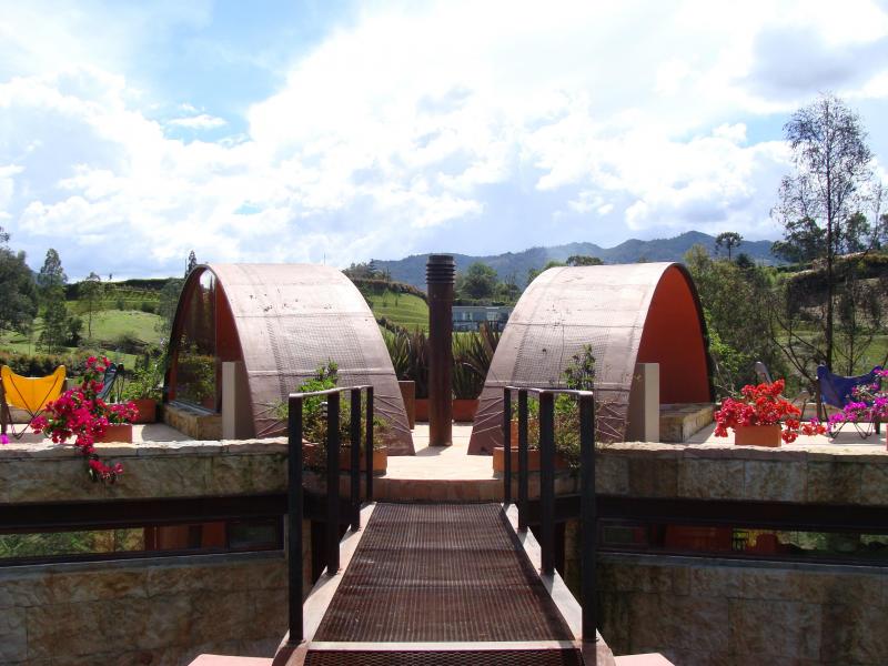 2022060501100413675252106