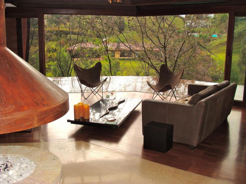 2022060501236467845252106