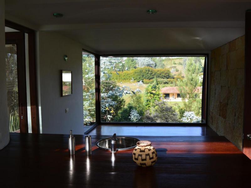 2022060501267874575252106