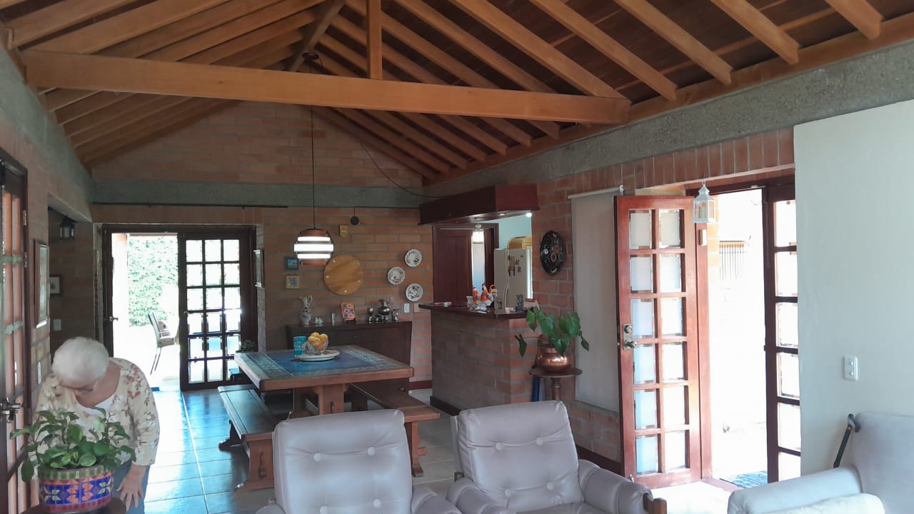 857301120241017043911