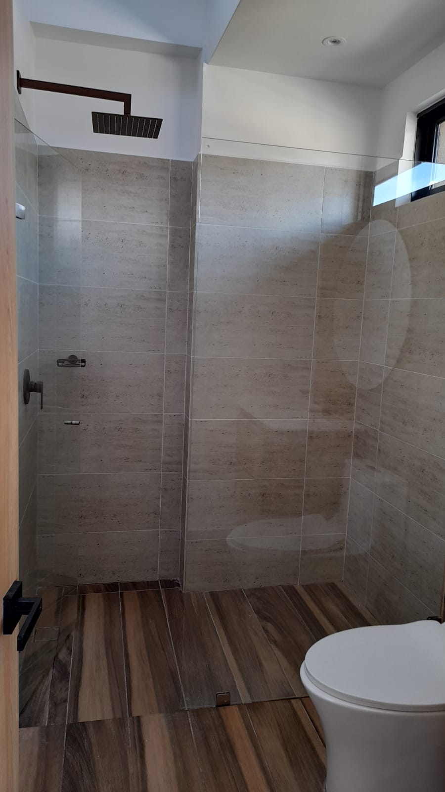 857301220221015122850