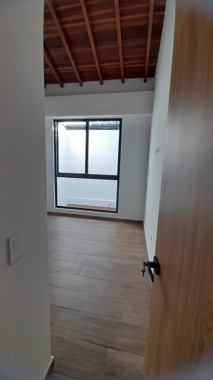 857302120221015122853