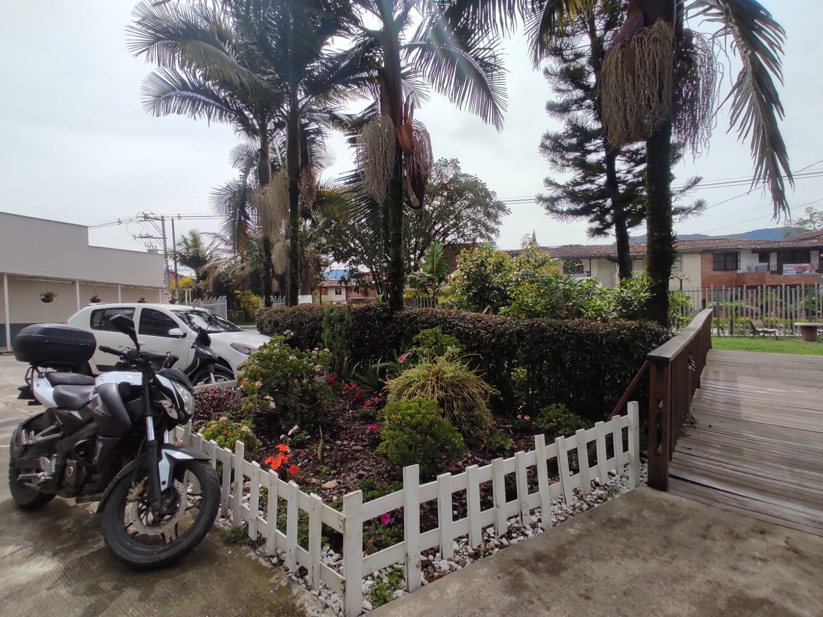 857302120230829035825