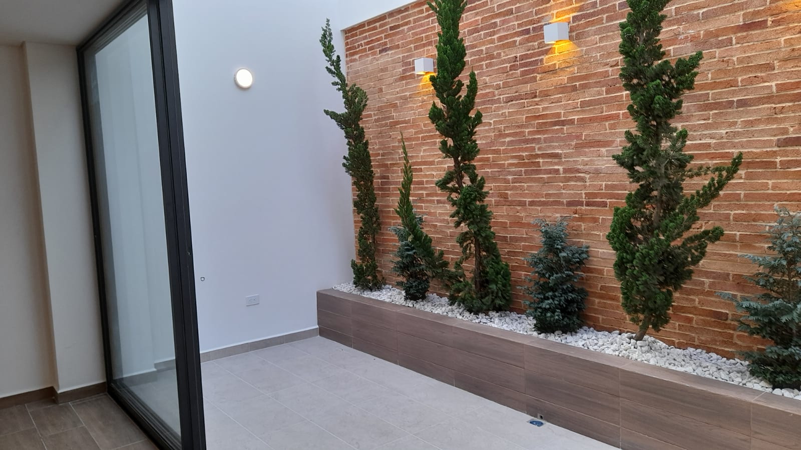 857302220221015122853