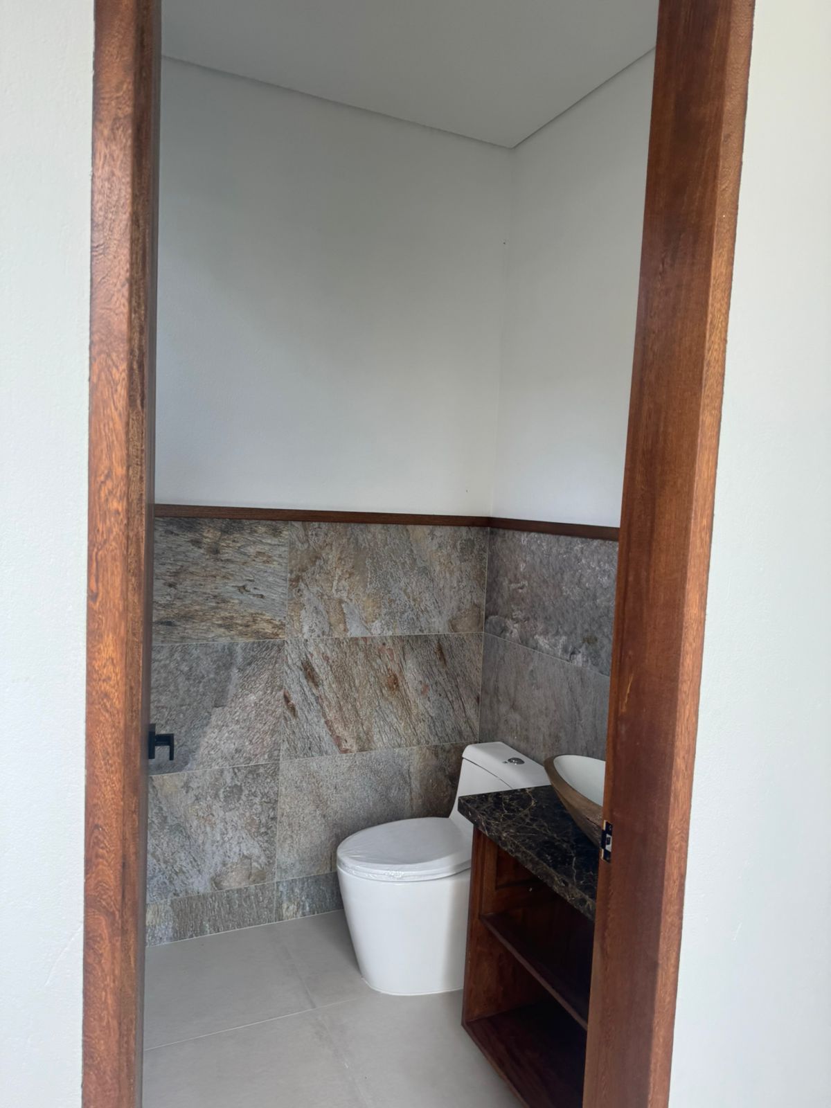 857302220240611034309