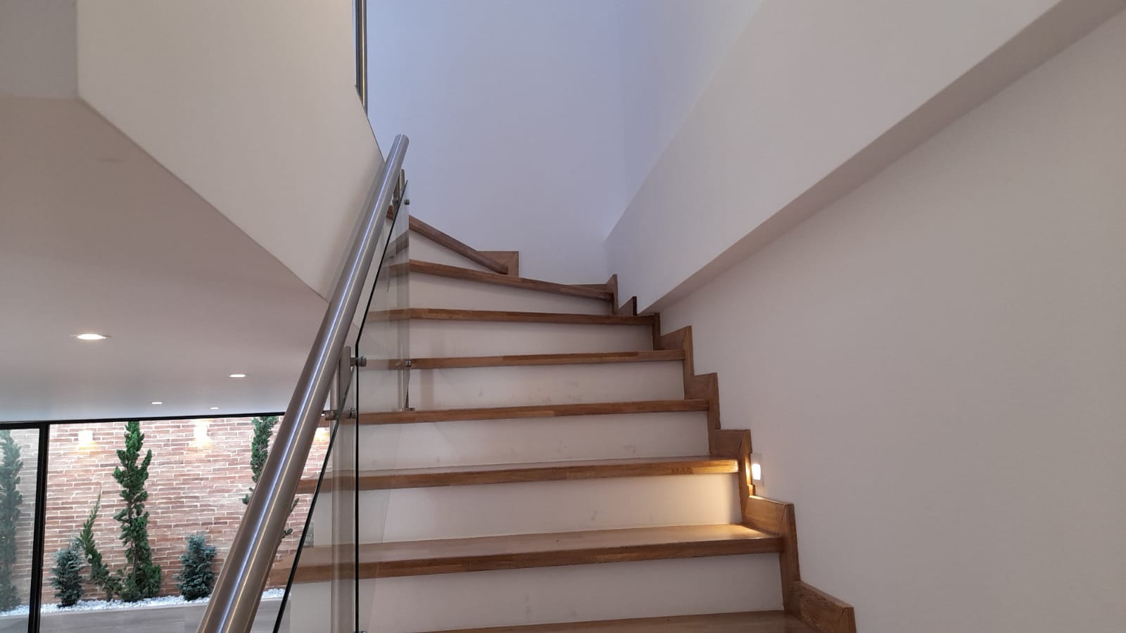 857302320221015122853