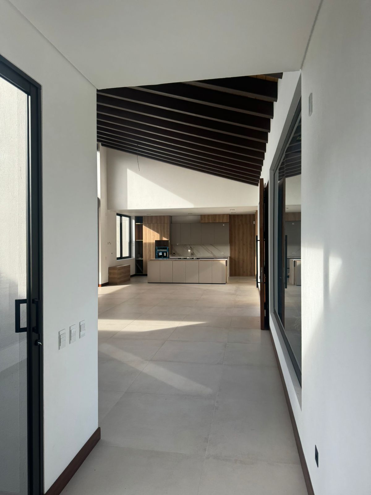 857302320240611034327