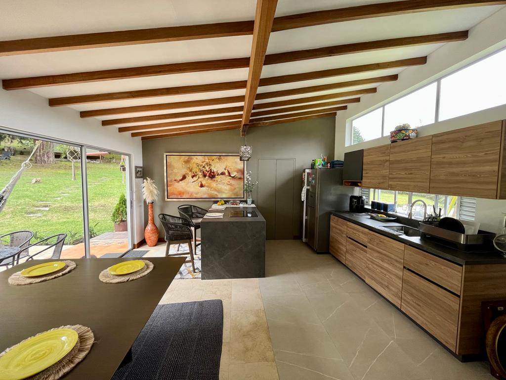 857302520240426024628