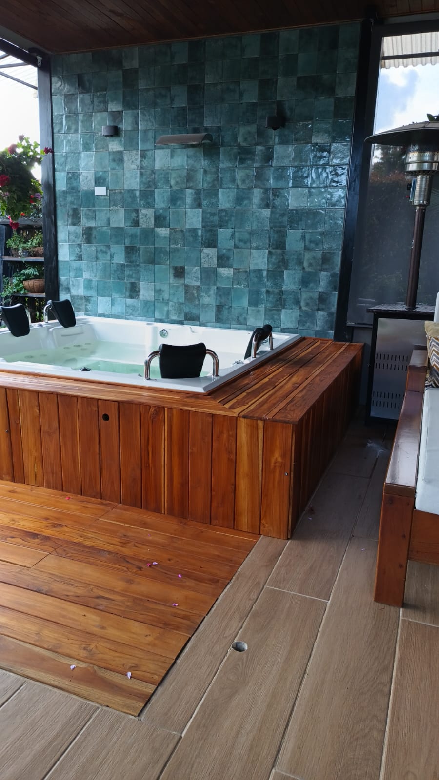 857302620241017093923