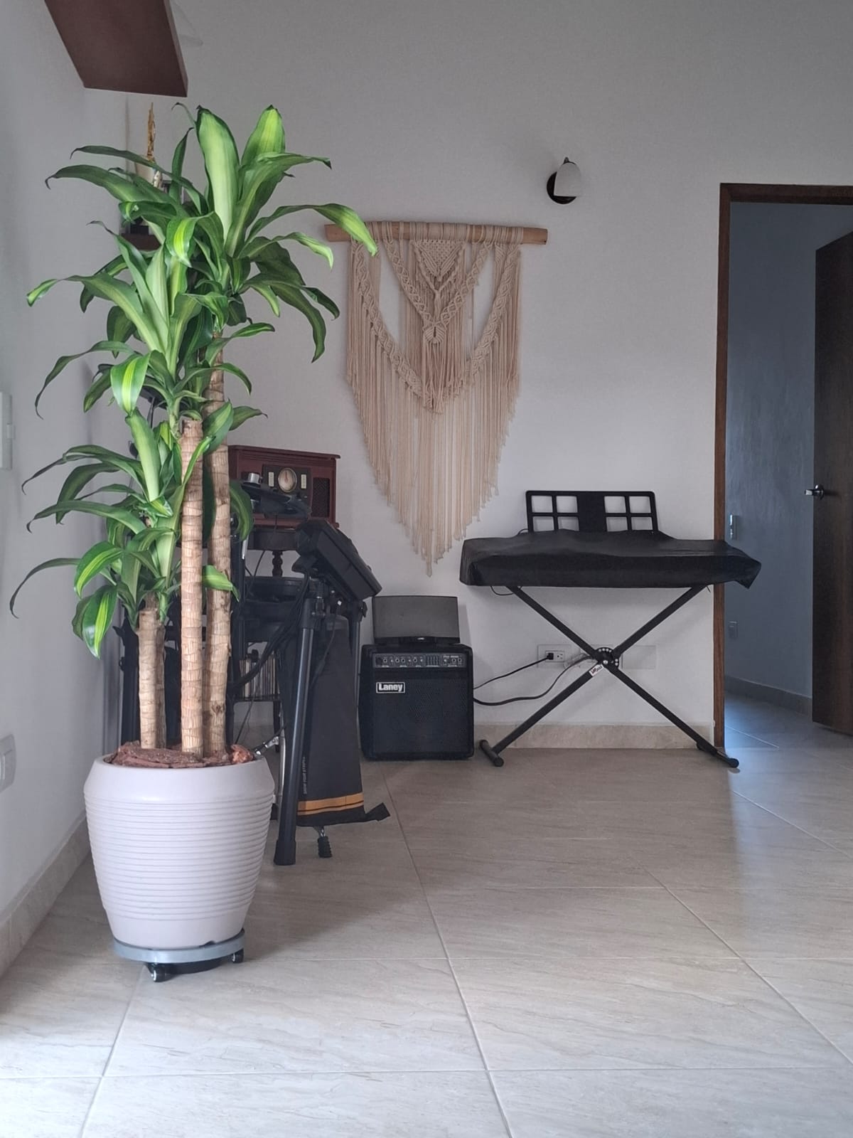 857302720250304102927