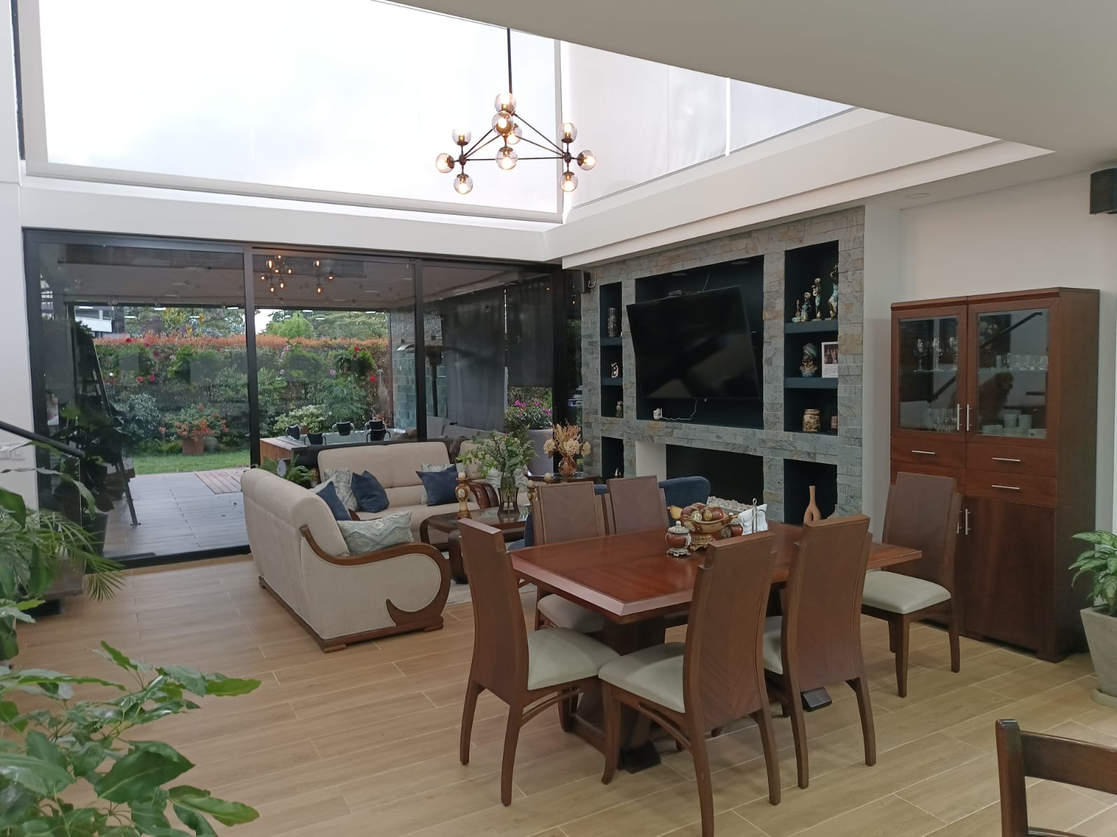 857302820241017093924