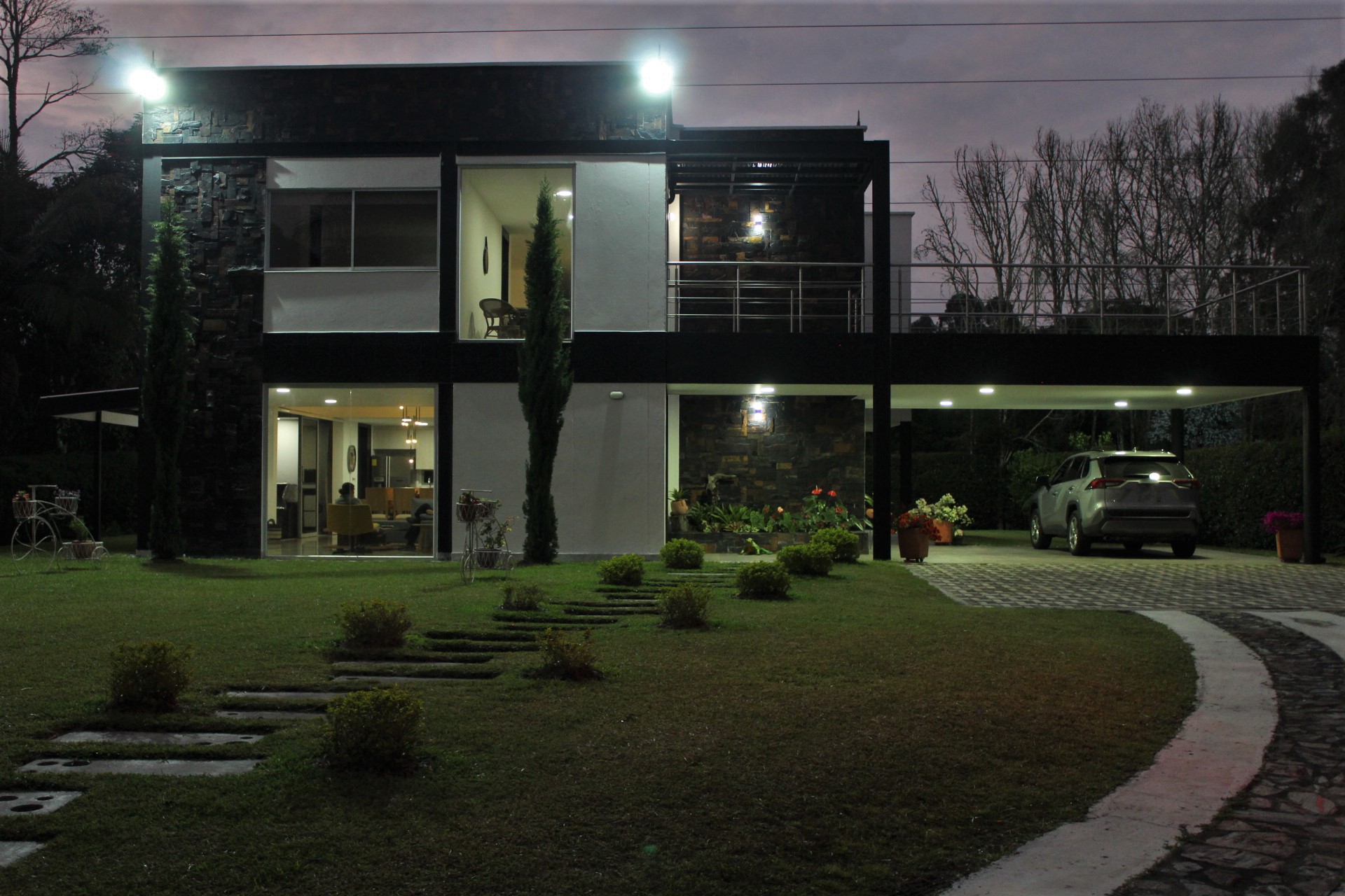 857303020230411104039-1