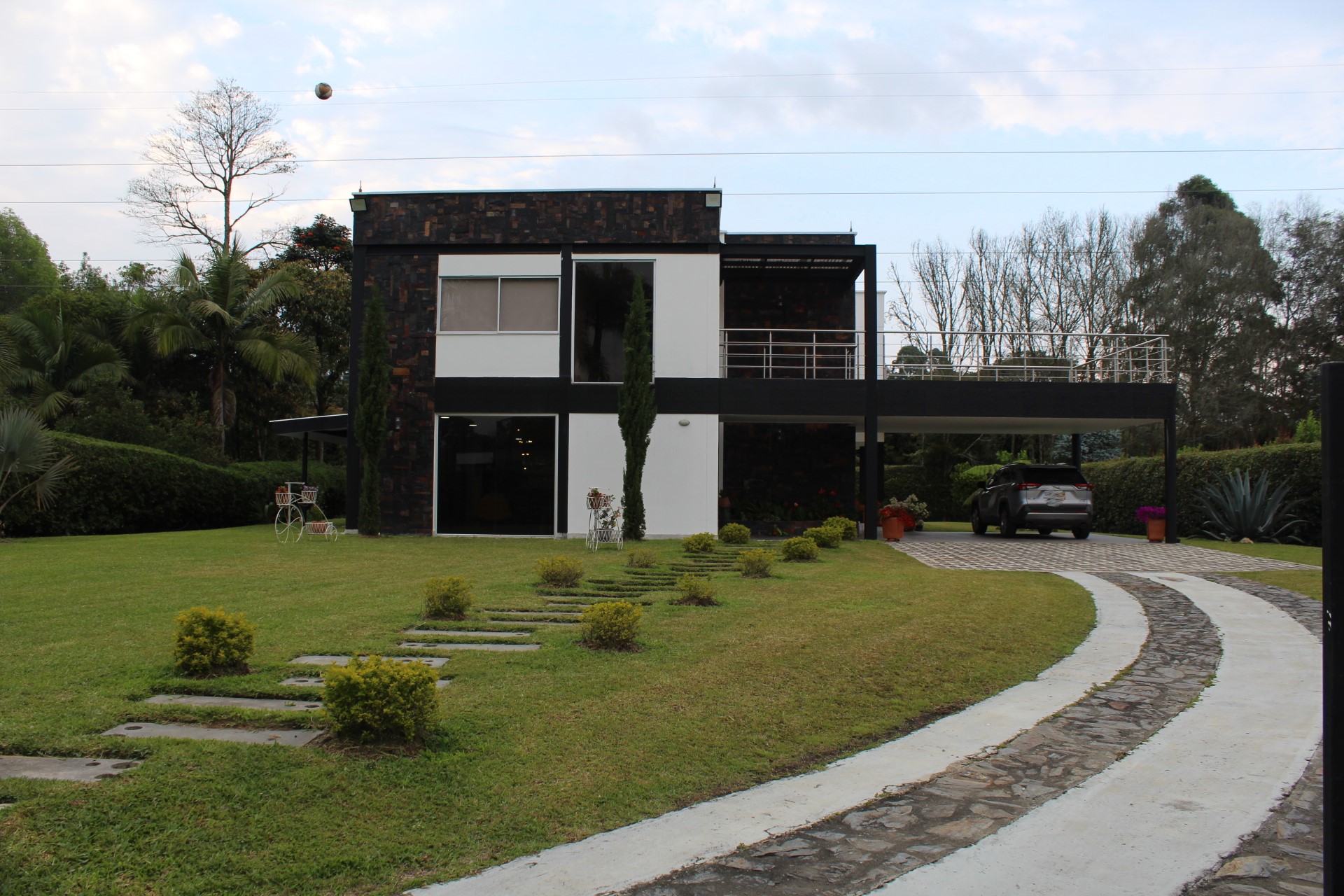 857303320230411104041