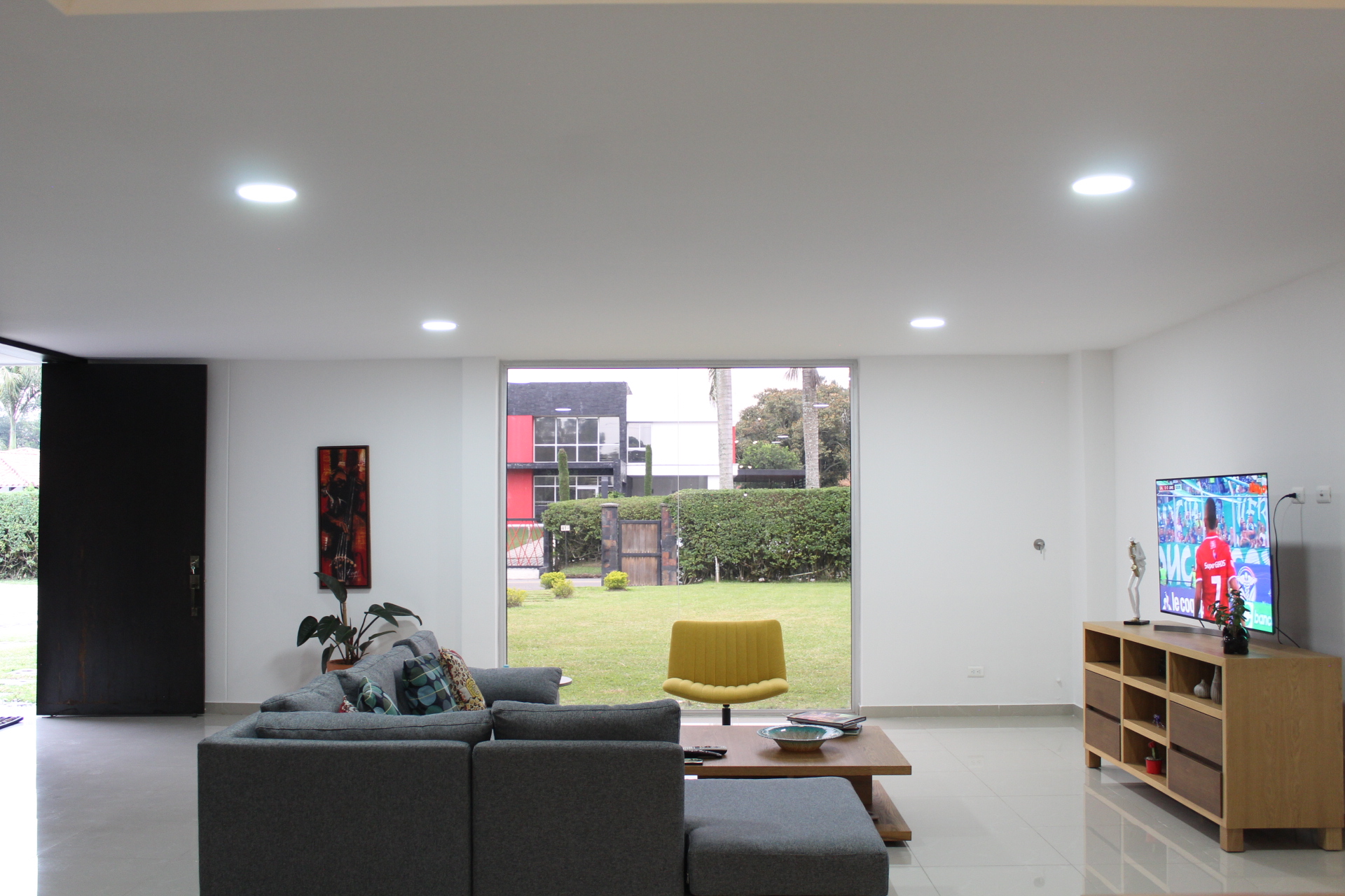 857303820230411104043