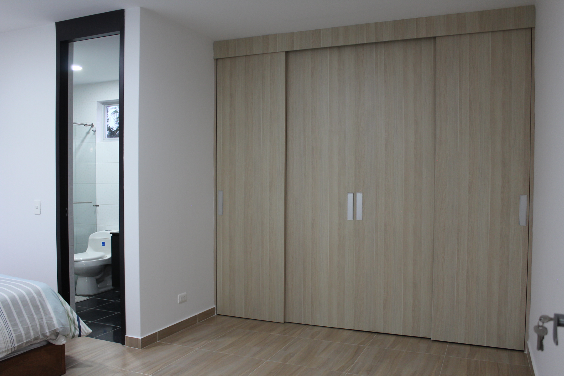 857304320230411104045