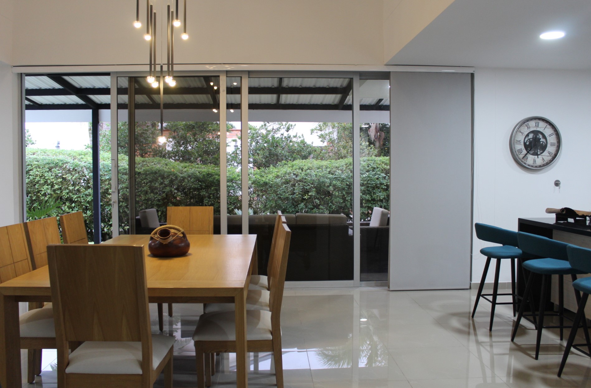 857304720230411104047