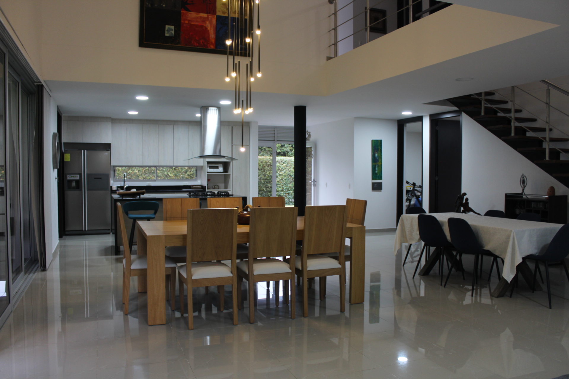 857304820230411104047