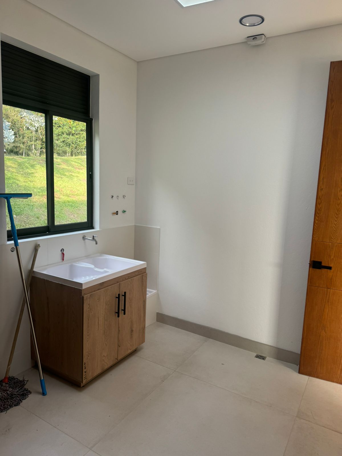 85730920240611034236