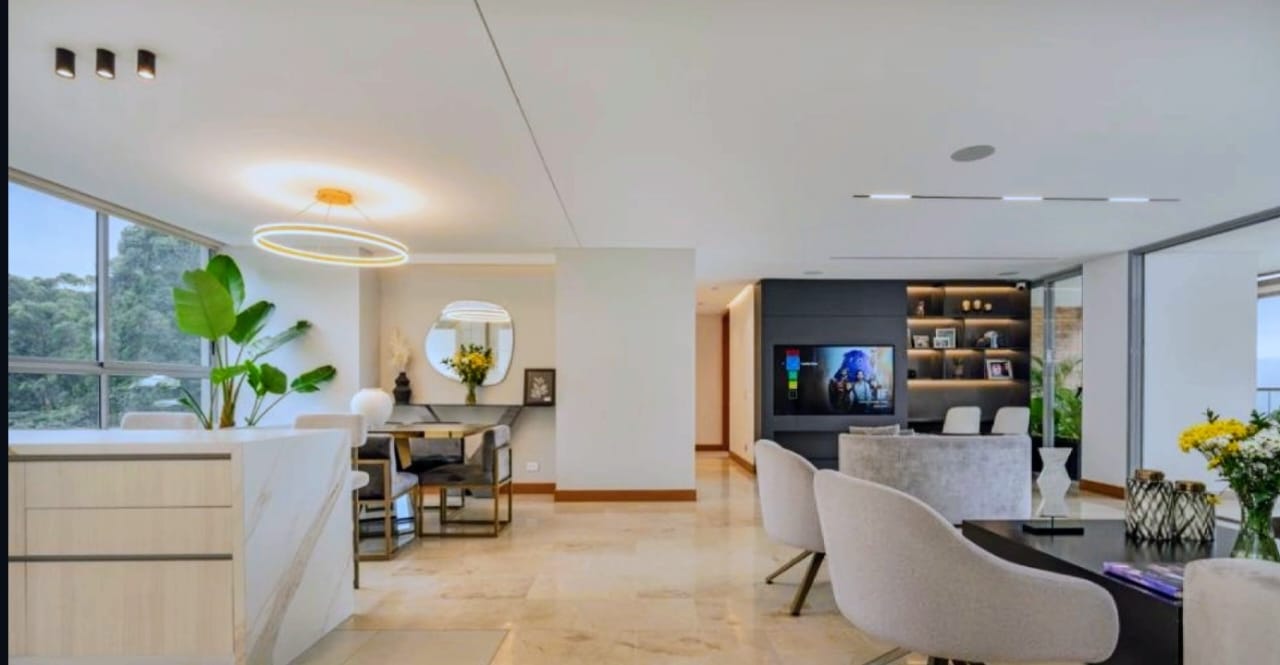 857301120251010040921