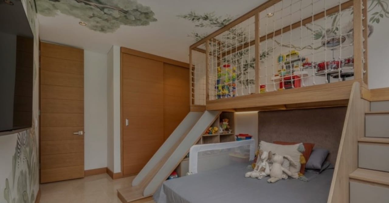 857301220251010040922