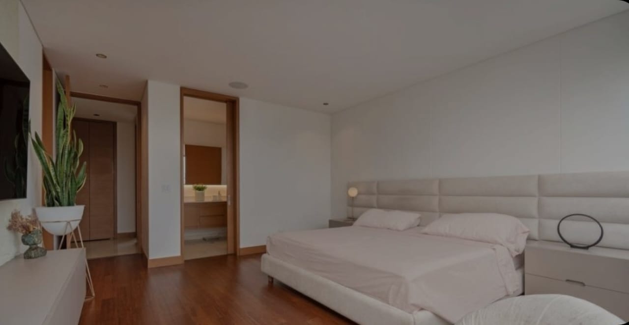 857301320251010040922