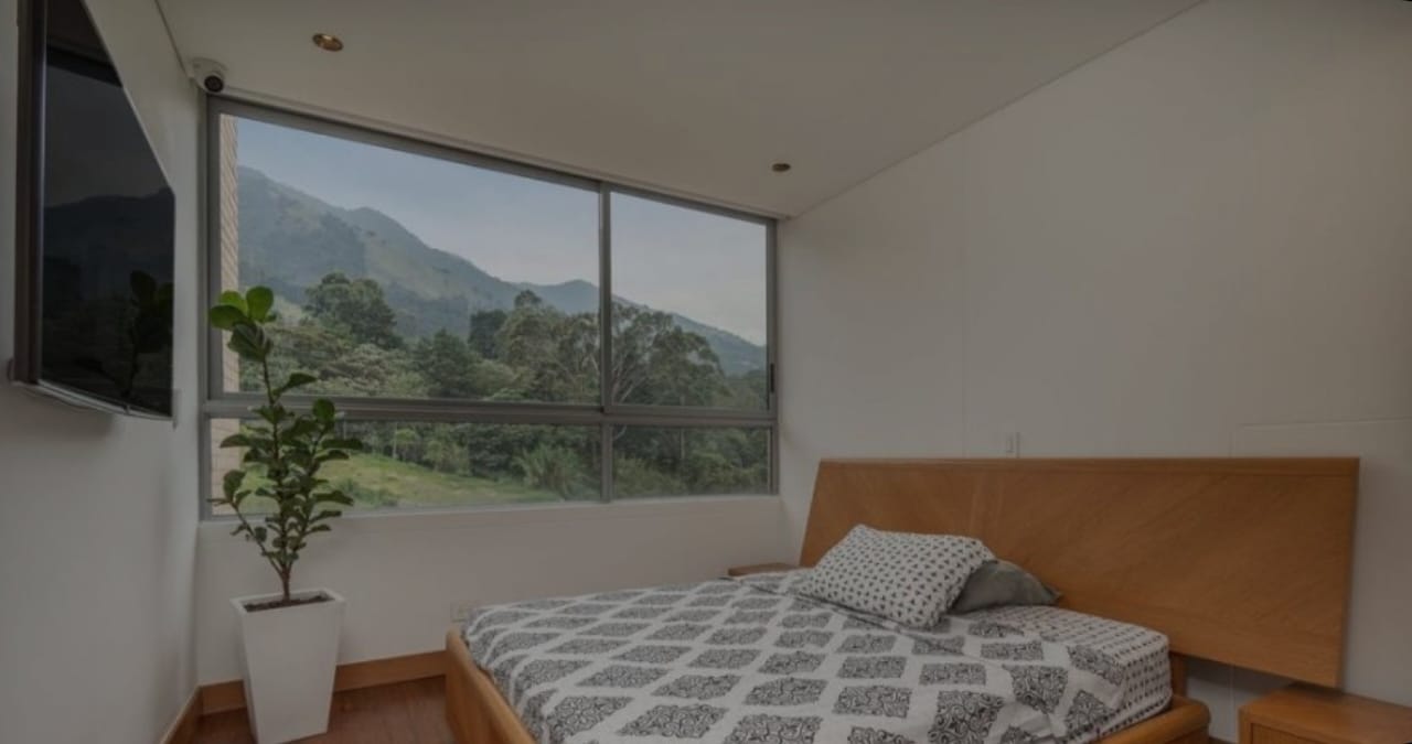 857301420251010040922