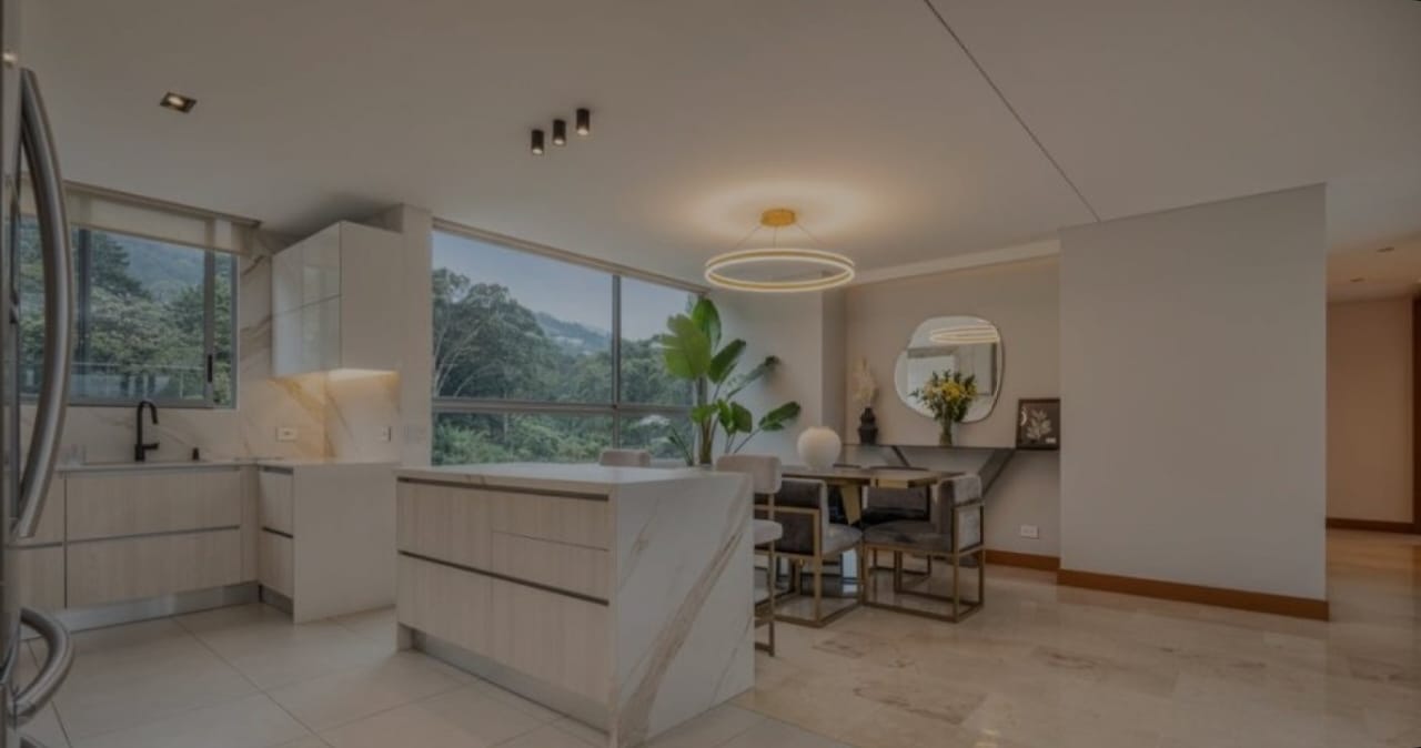 857302120251010040936