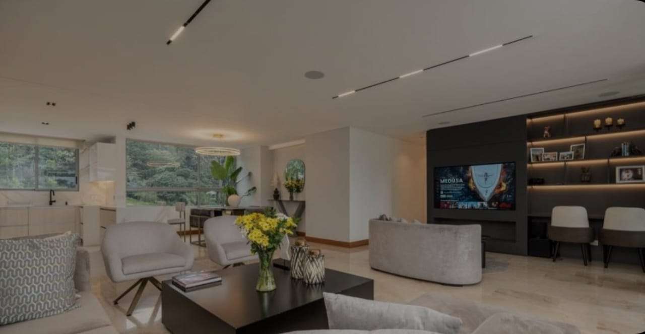 857302220251010040936