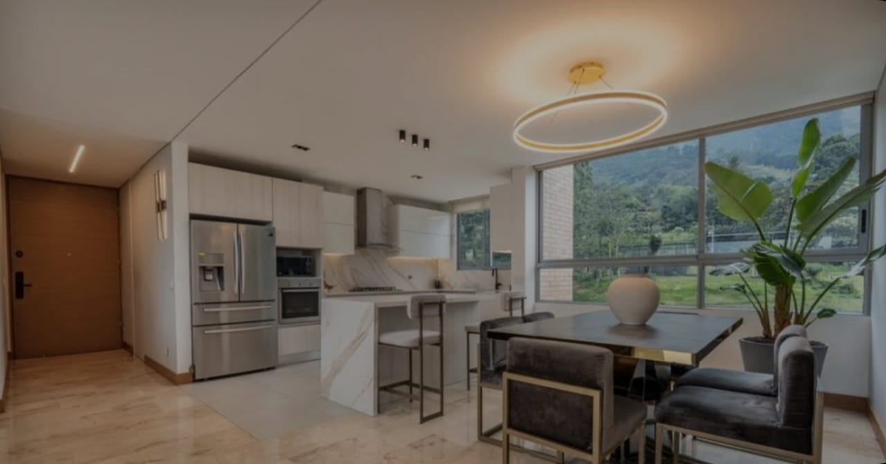 85730620251010040856