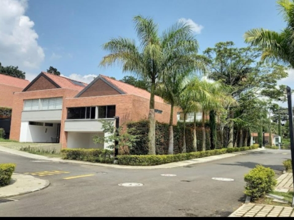 Casa en Venta en la Estrella, Sector Suramerica