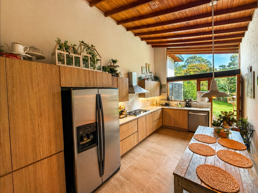 Lote en venta con Casa Campestre en La Ceja Antioquia