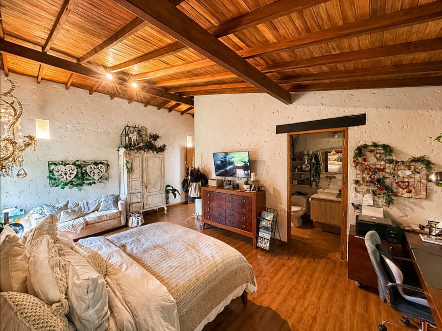 Lote en venta con Casa Campestre en La Ceja Antioquia