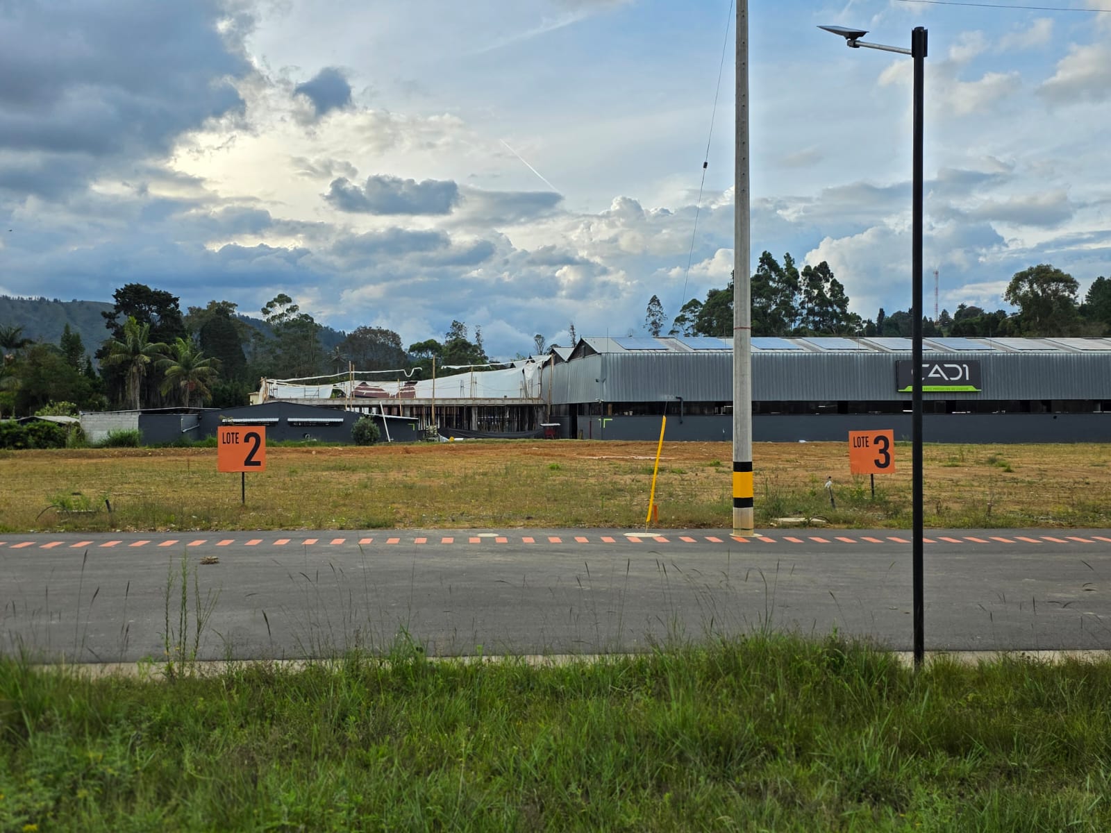 Lote para bodega en venta – Guarne
