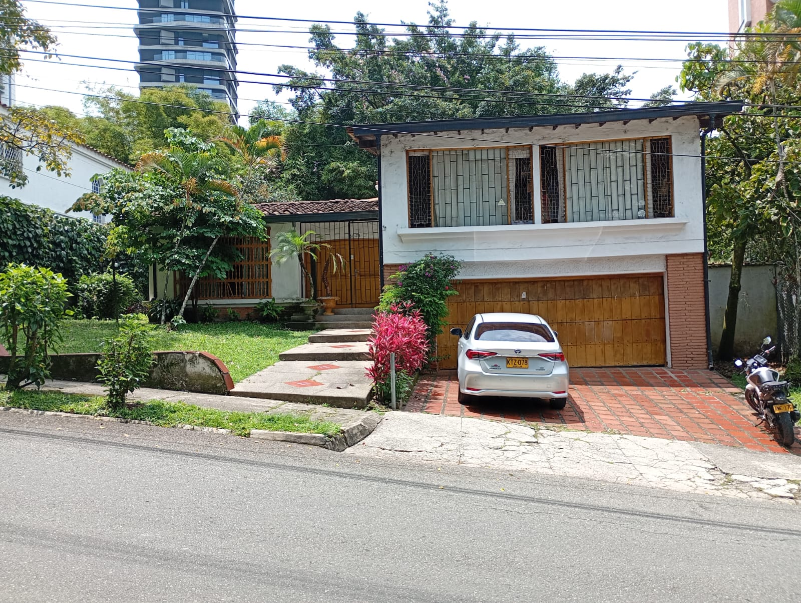 85730820260429011704 Casa Lote Venta, Barrio Poblado, Sector Provenza Parte Alta.